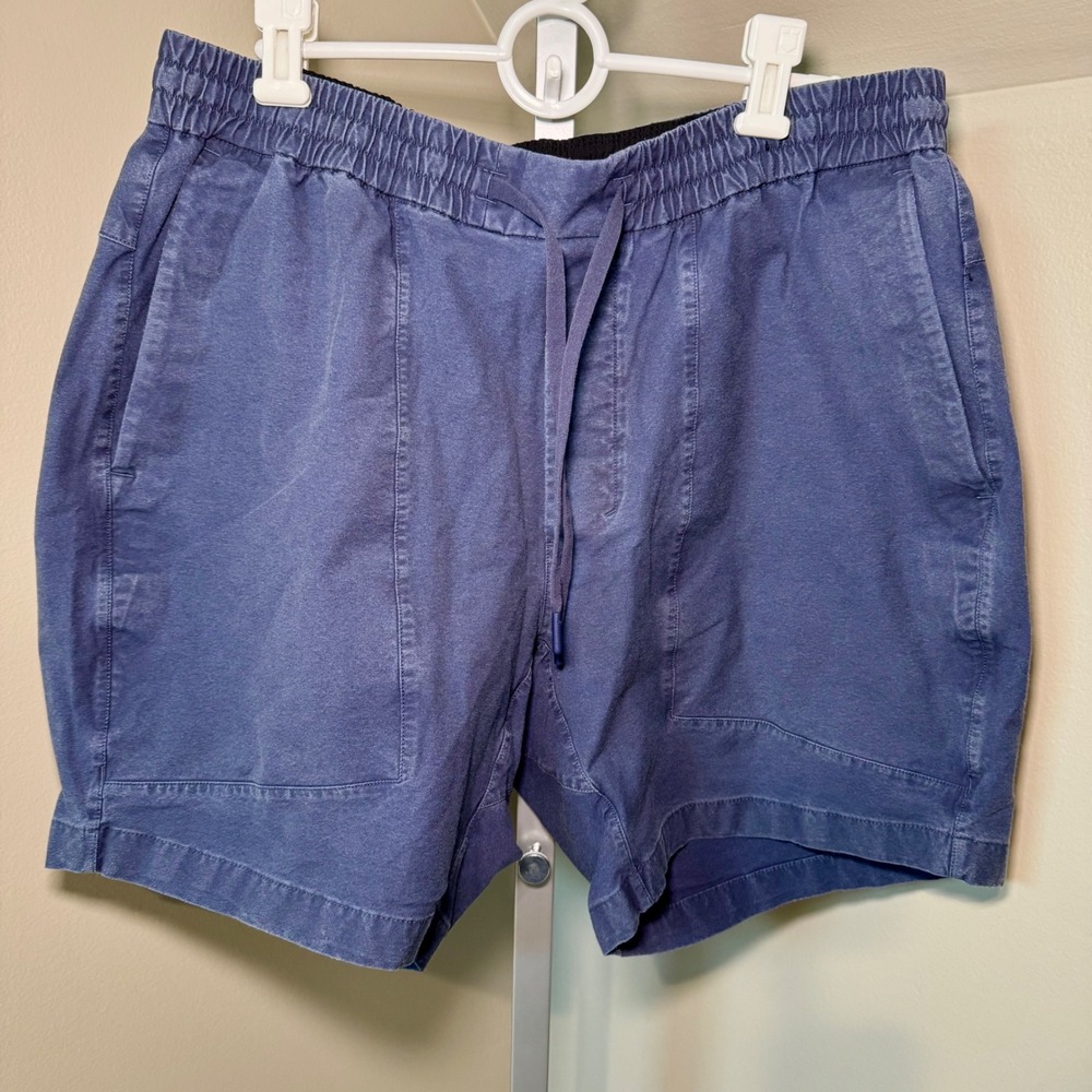 Lululemon Bowline Mens XL Navy Blue Cotton Blend Utility Shorts 8 inch